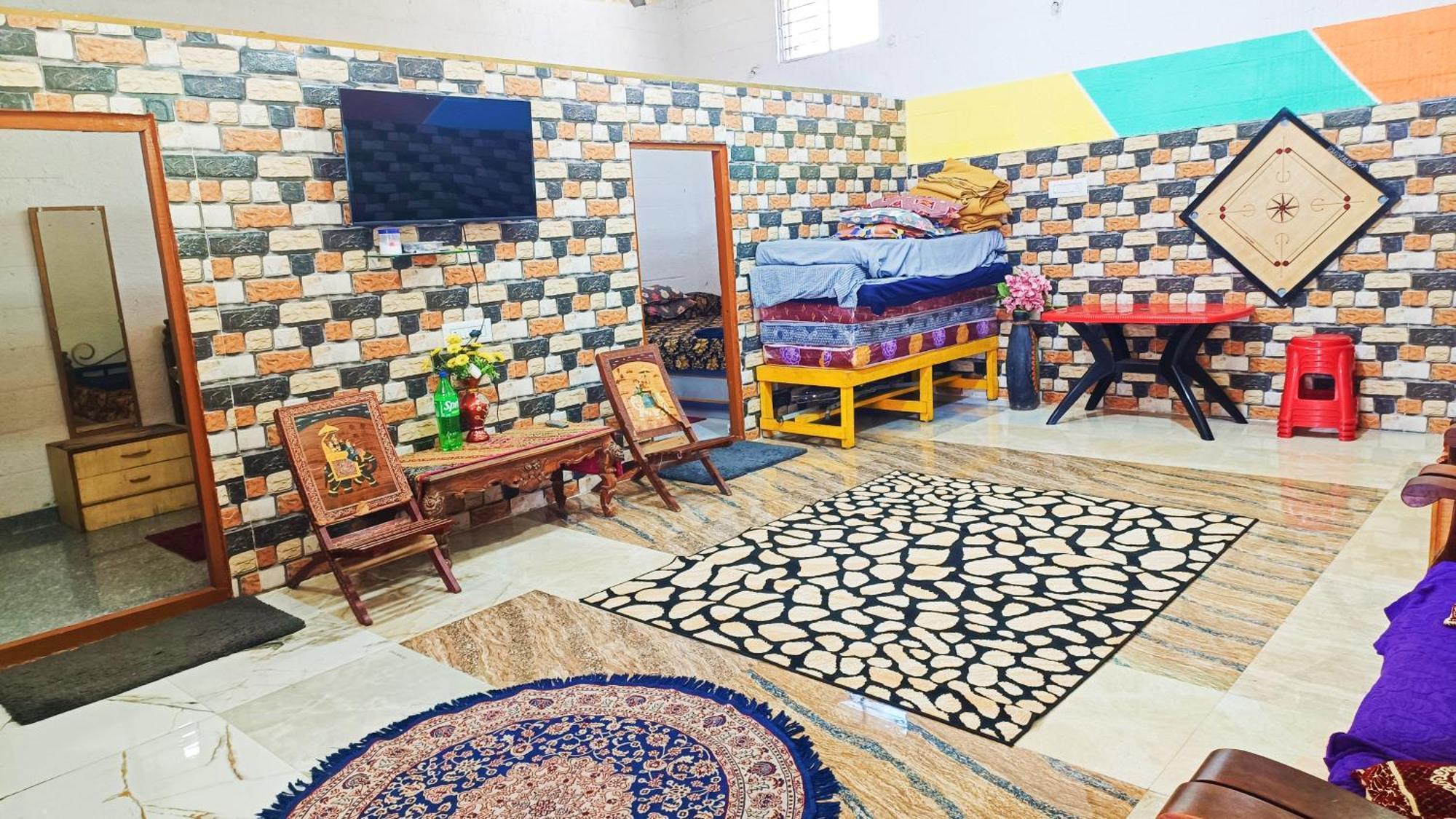 Sahara Family Homestay Mysore Buitenkant foto