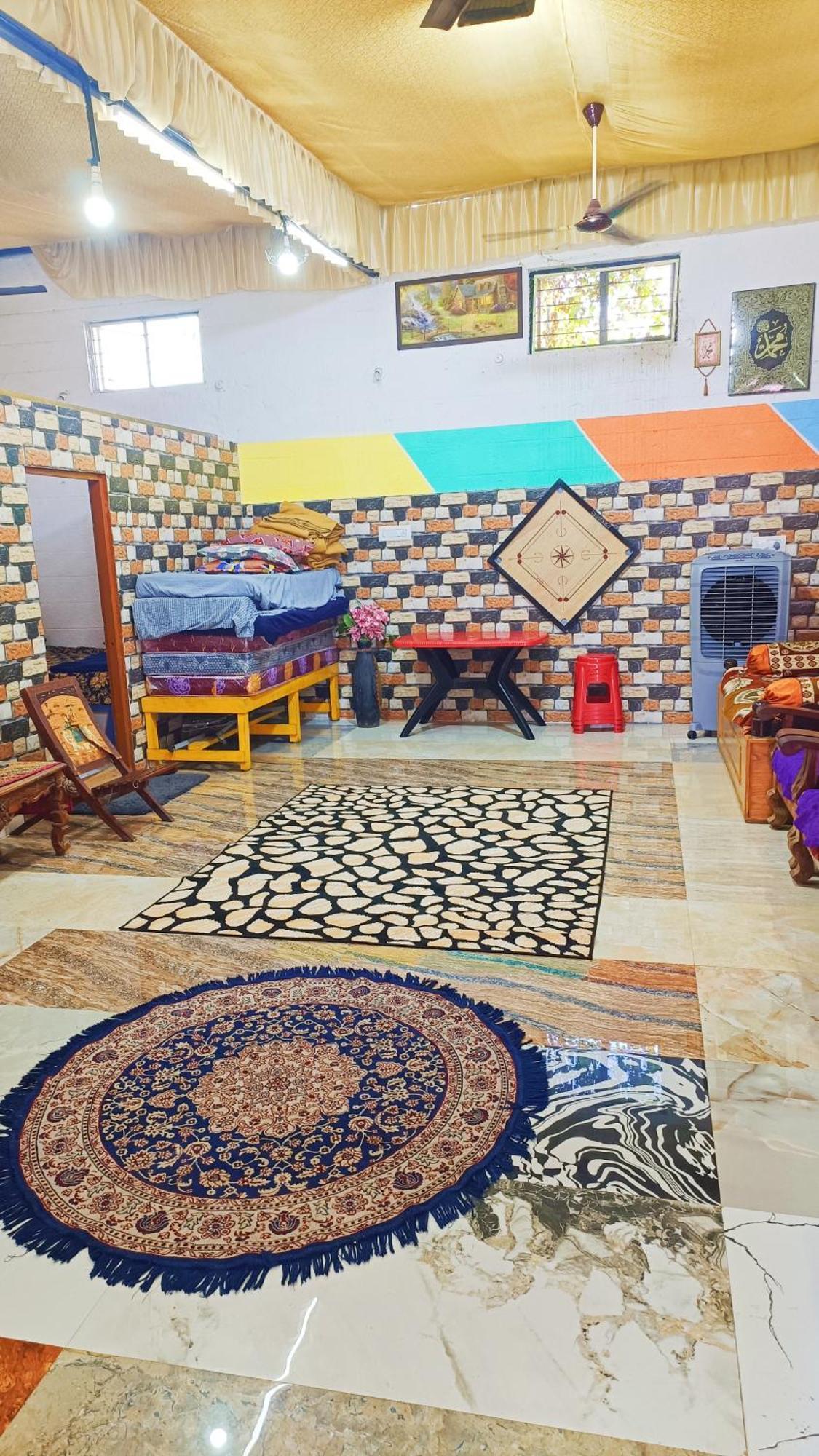 Sahara Family Homestay Mysore Buitenkant foto