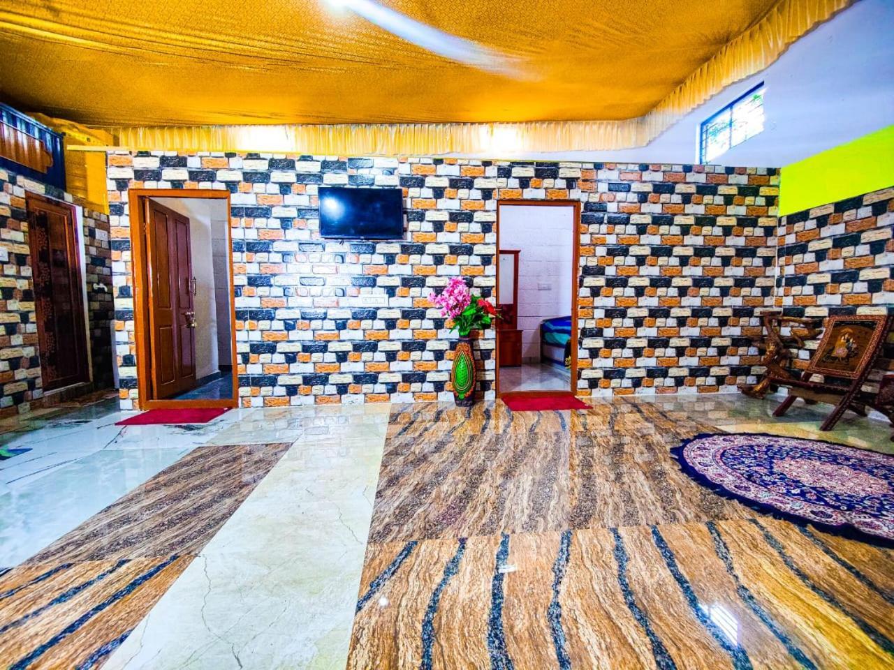 Sahara Family Homestay Mysore Buitenkant foto