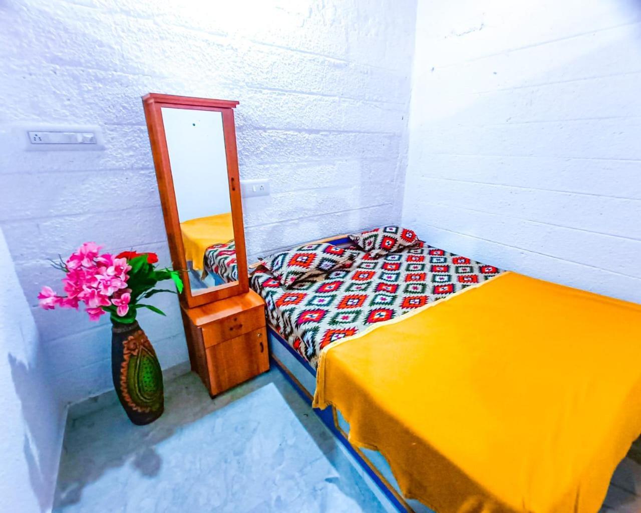 Sahara Family Homestay Mysore Buitenkant foto